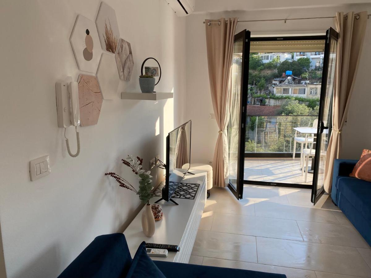 Apartment Artemis Himare Eksteriør bilde